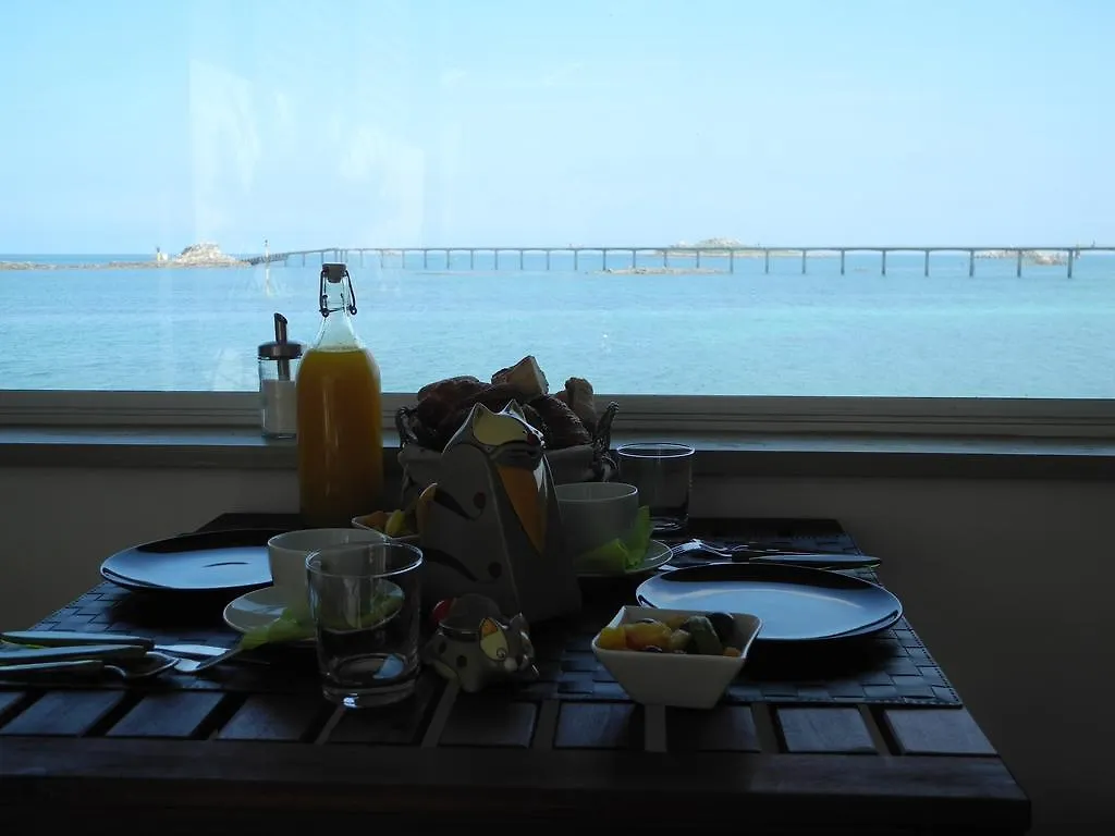 Bed and Breakfast Un Balcon Sur La Mer à Roscoff 0*,  France