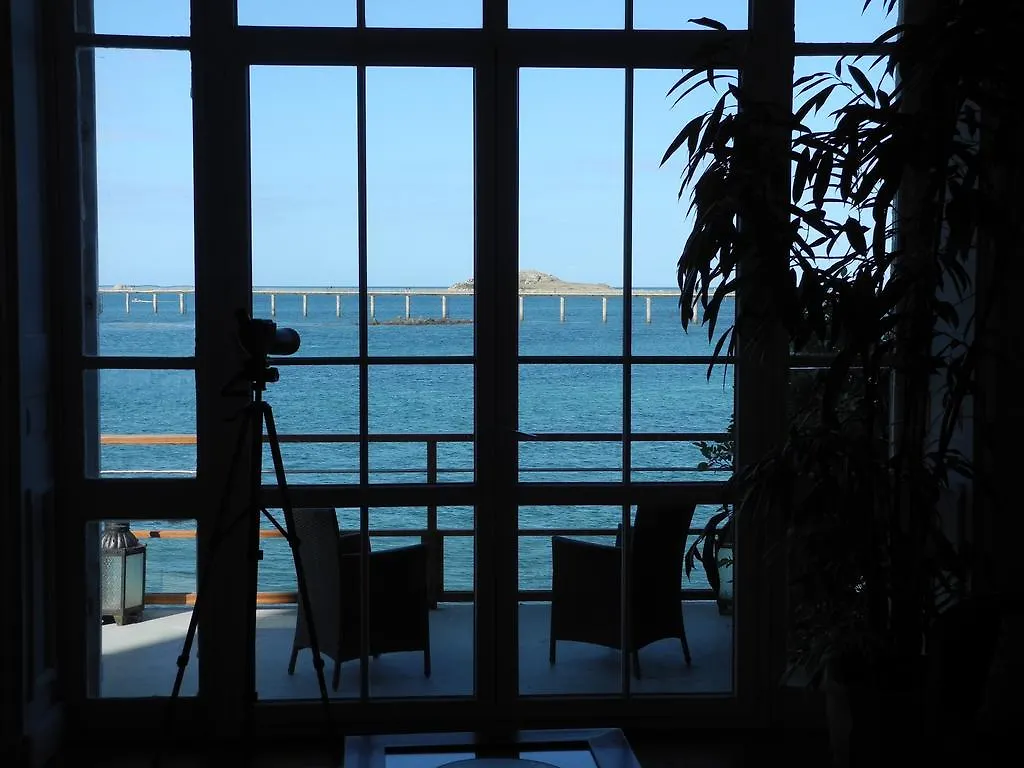 Un Balcon Sur La Mer Bed and Breakfast Roscoff