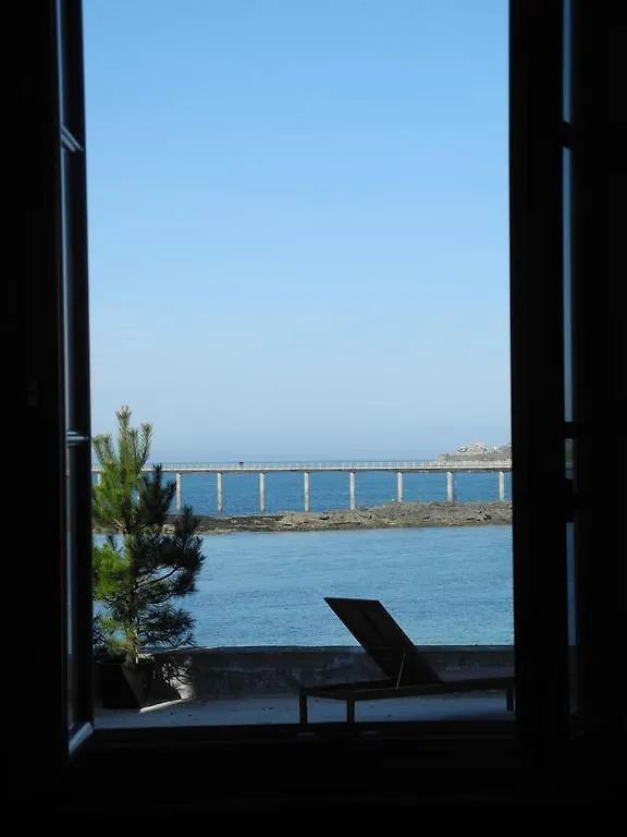 Un Balcon Sur La Mer Bed and Breakfast Roscoff 0*,  Francia