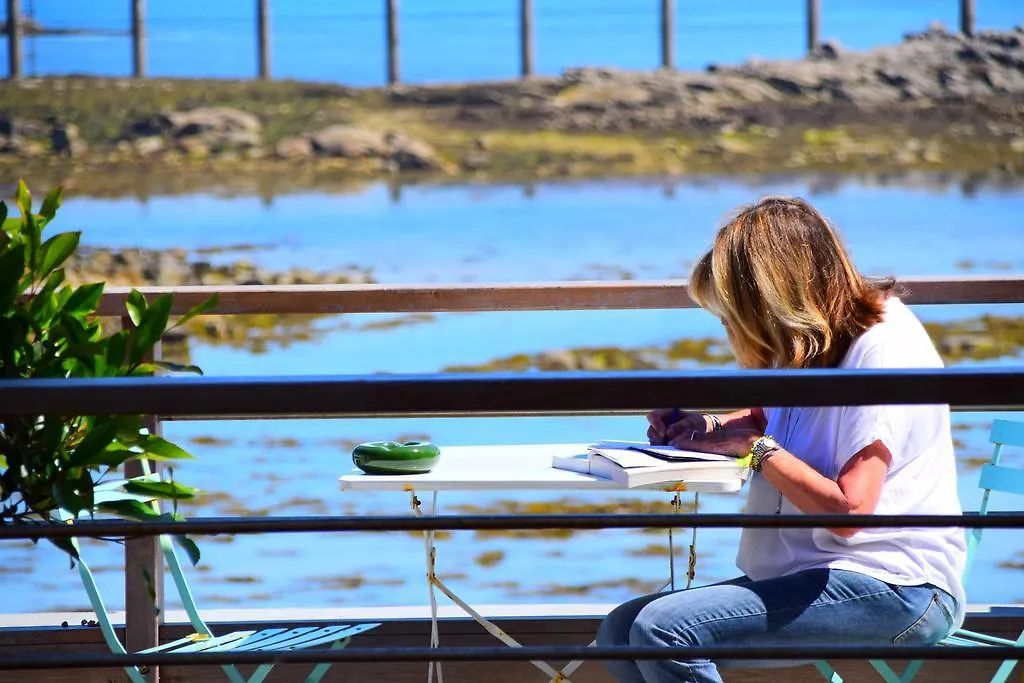 Un Balcon Sur La Mer Bed and Breakfast Roscoff